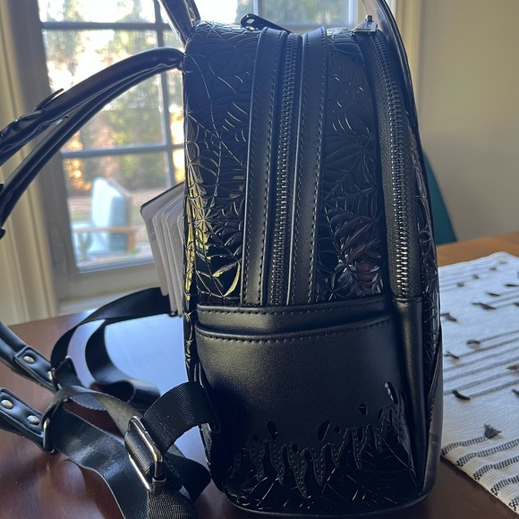 NWT! Loungefly “Elvira, Mistress of The Dark” Cosplay Light-up Mini Backpack - Picture 9 of 11